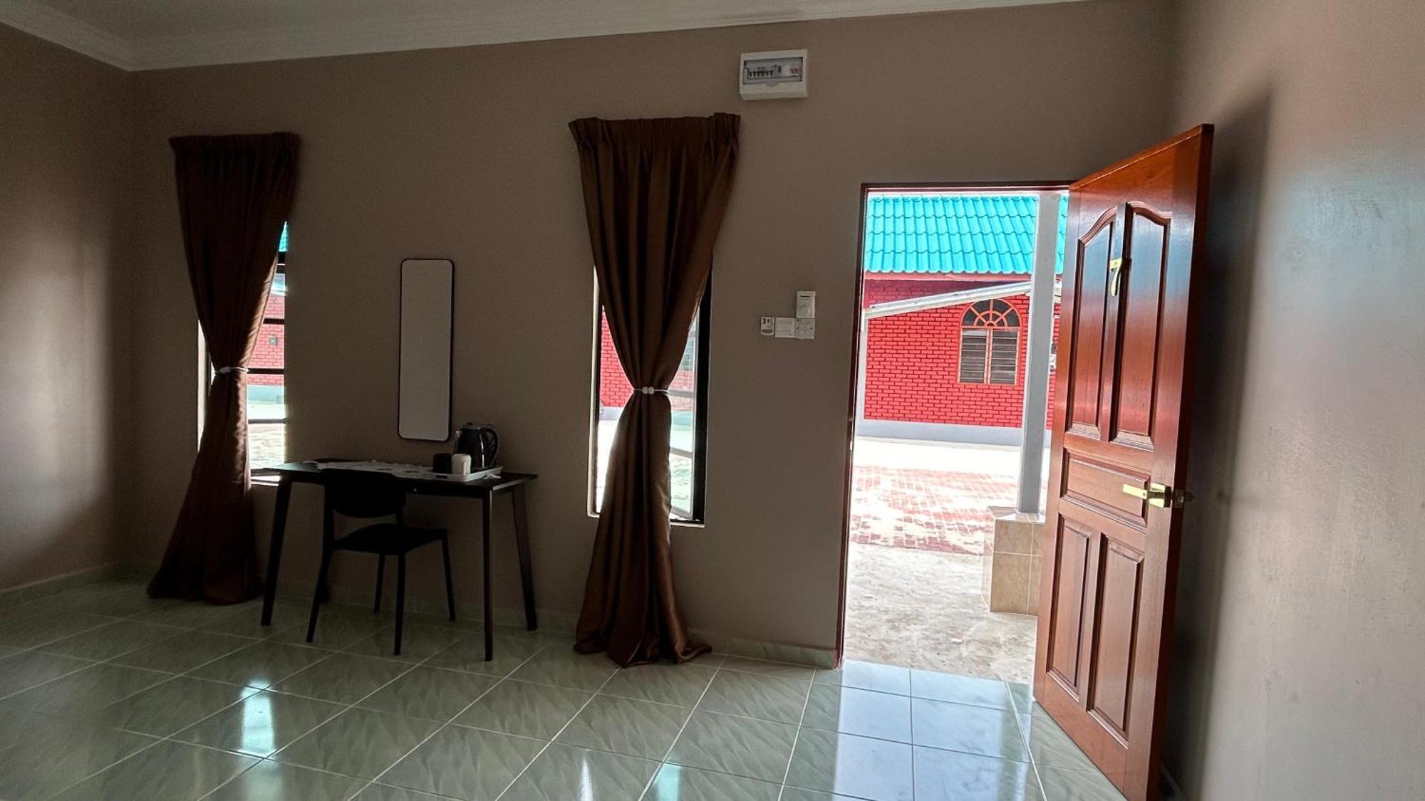 Sasuka Chalet Pantai Pandak 쿠알라트렝가누 외부 사진